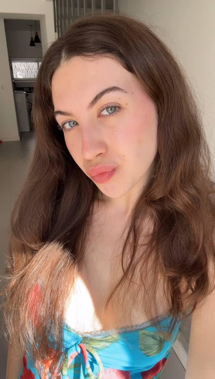 Nude girl Amber in Bamako