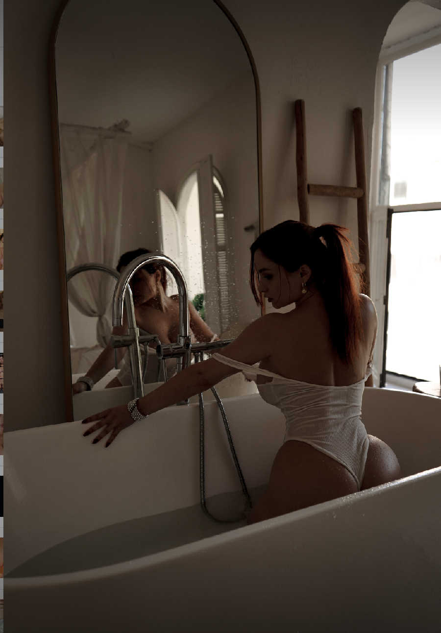 A playful frame from Miranda Faith nude — online in Bamako