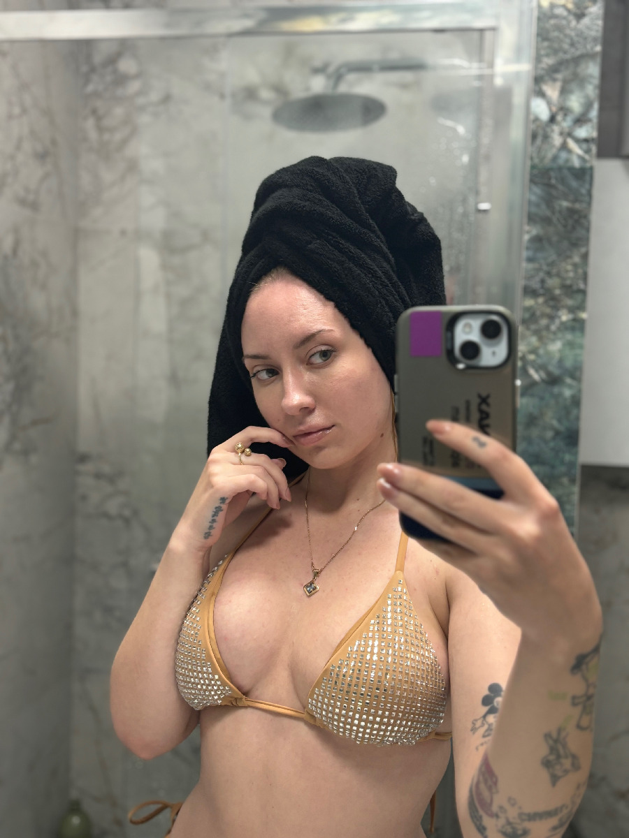 Nude girl KateV in Bamako