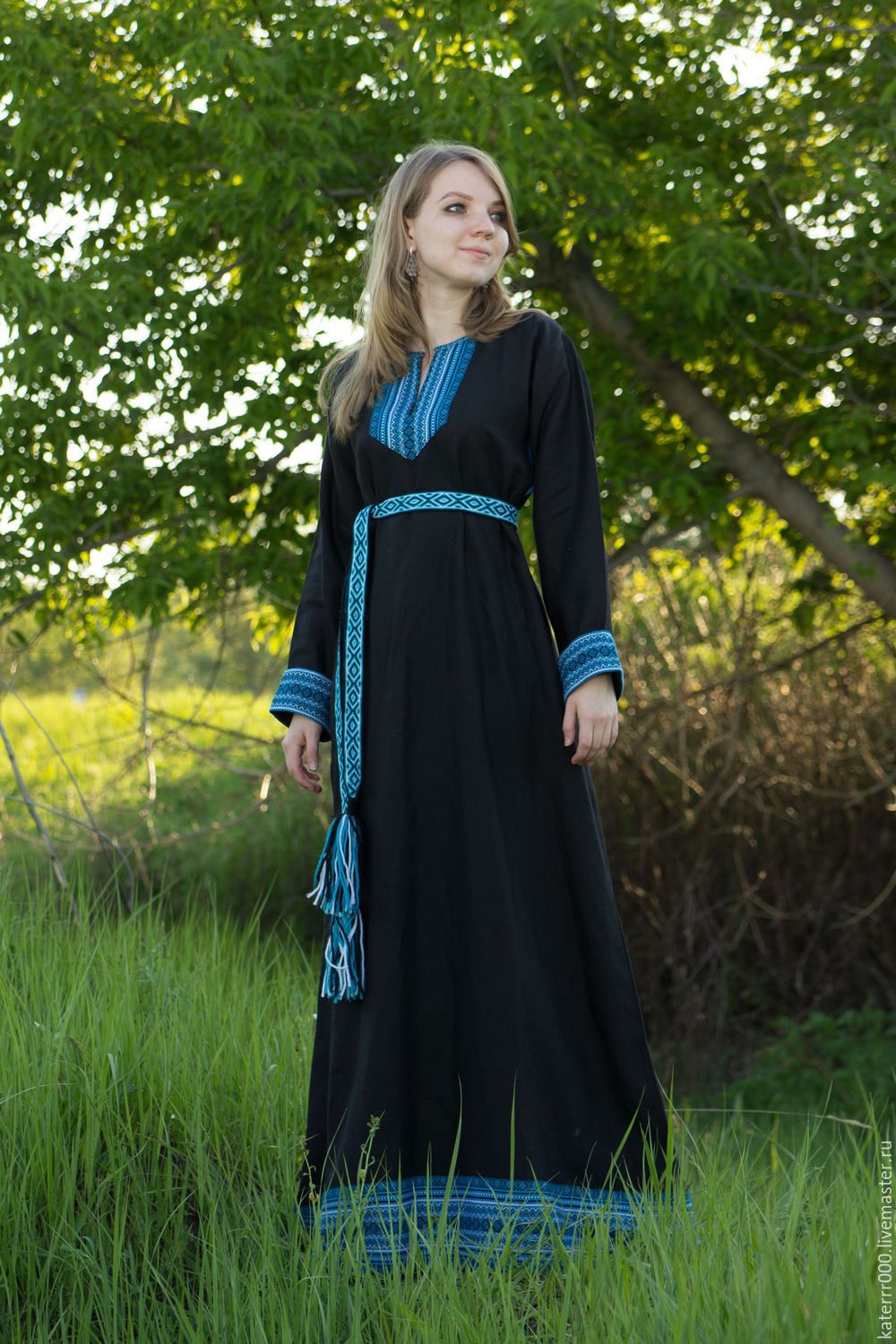 Women in Slavic costumes in Bamako